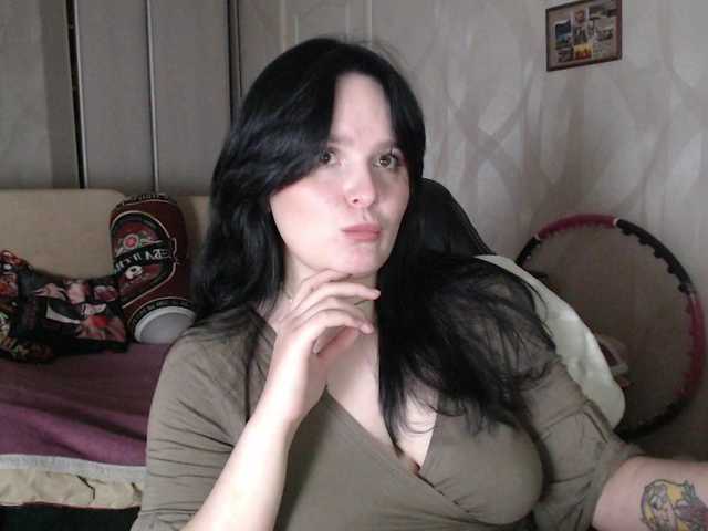 Lizzi-Peach live webcam show