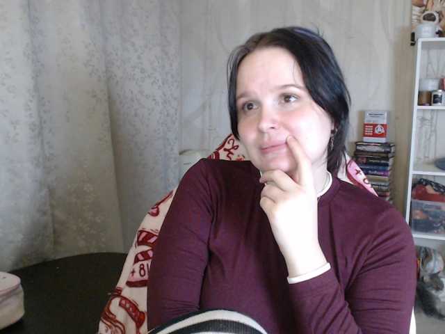 Lizzi-Peach live cam on BongaCams