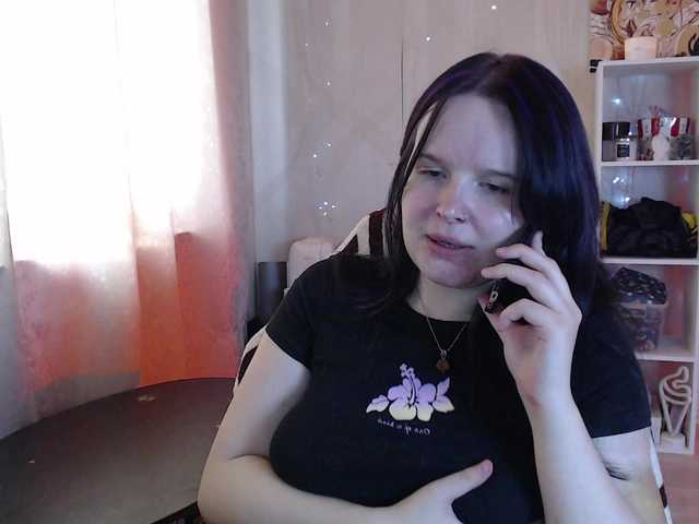 Lizzi-Peach live cam preview