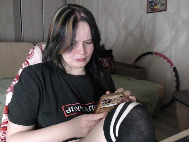 Lizzi-Peach live cam on BongaCams