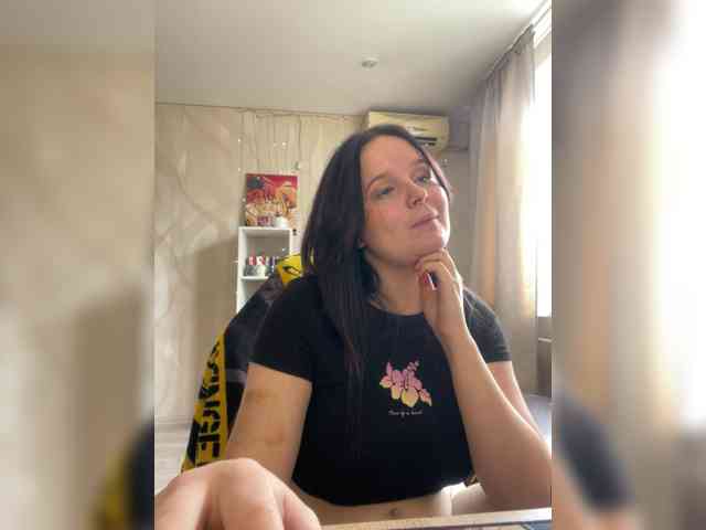 Lizzi-Peach webcam