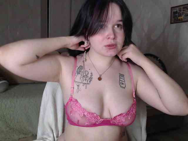 Lizzi-Peach webcam