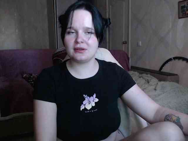 Lizzi-Peach webcam