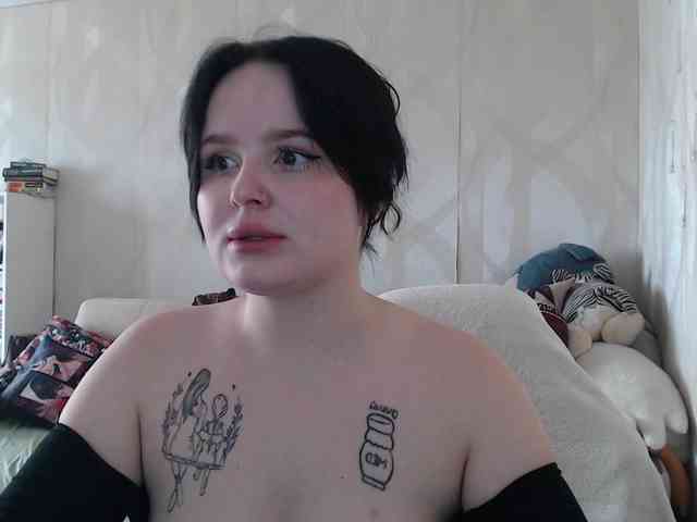 Lizzi-Peach webcam