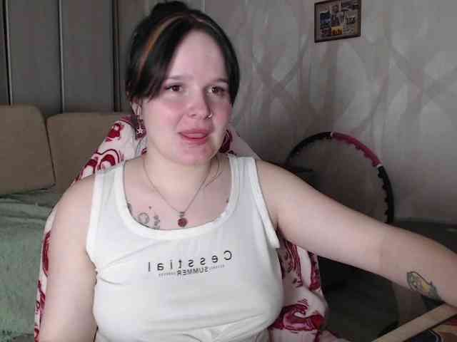Lizzi-Peach webcam