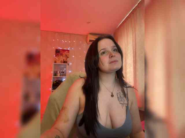 Lizzi-Peach webcam