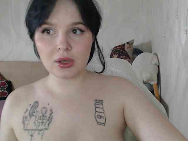 Lizzi-Peach webcam