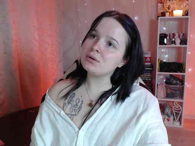 Lizzi-Peach webcam
