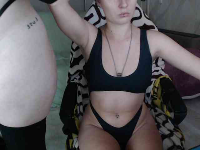 Lizzi-Peach Sex Cam Show