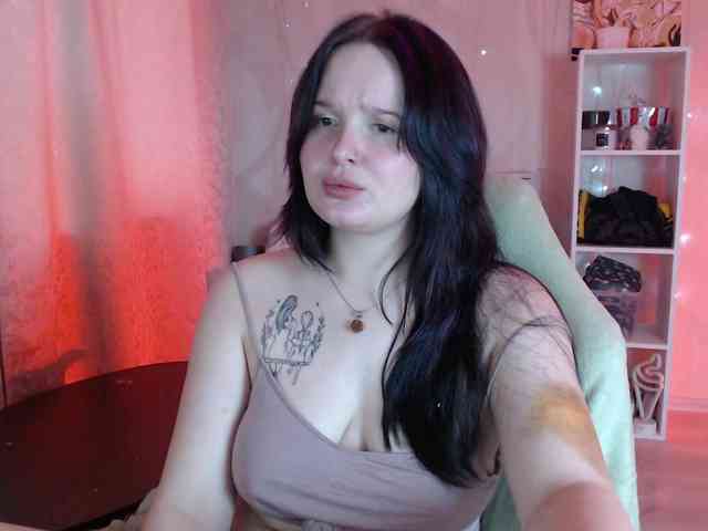 Lizzi-Peach webcam