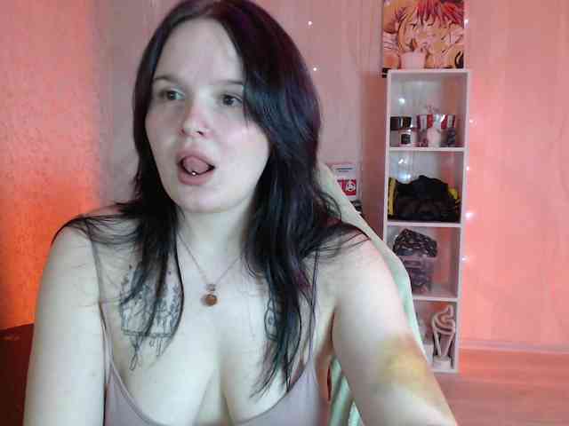 Lizzi-Peach webcam