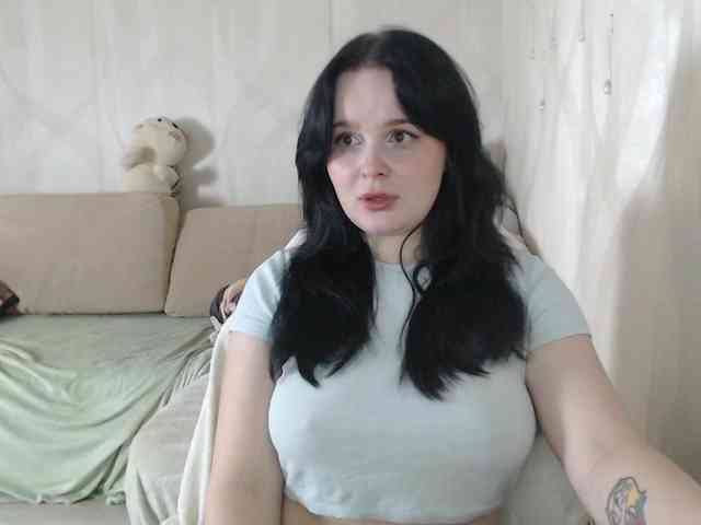 Lizzi-Peach webcam