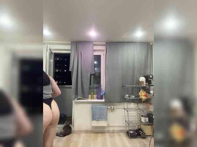 Lizzi-Peach webcam