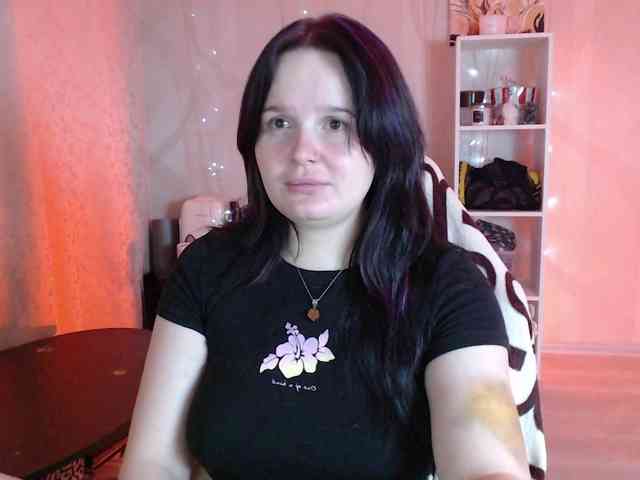 Lizzi-Peach webcam