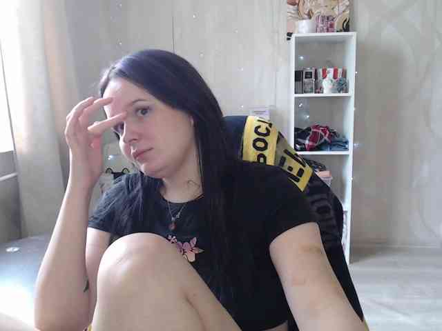 Lizzi-Peach webcam