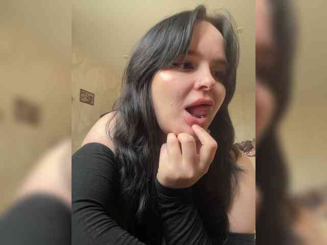 Lizzi-Peach webcam