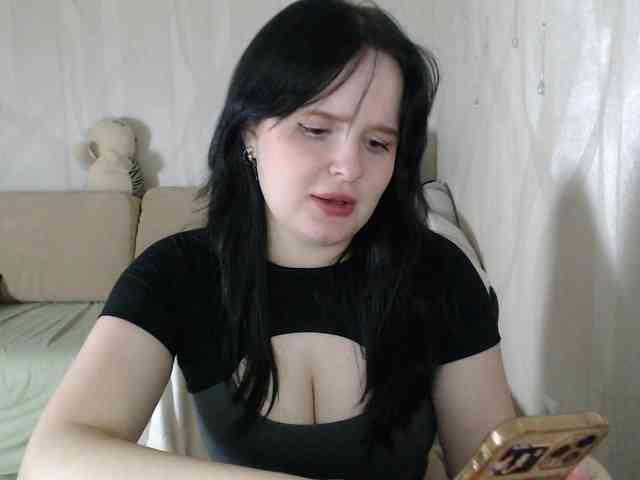 Lizzi-Peach webcam
