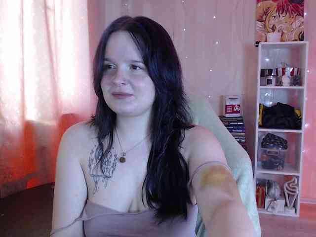 Lizzi-Peach webcam