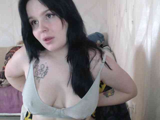 Lizzi-Peach webcam