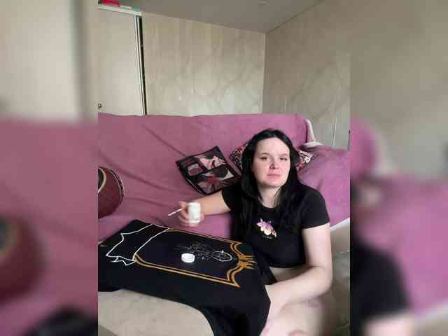 Lizzi-Peach webcam