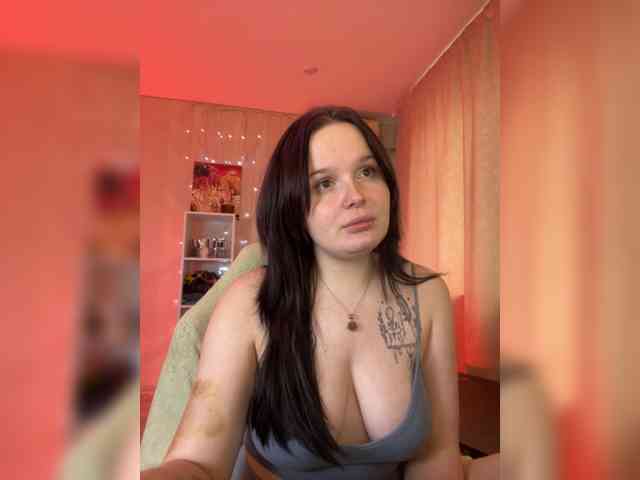 Lizzi-Peach webcam