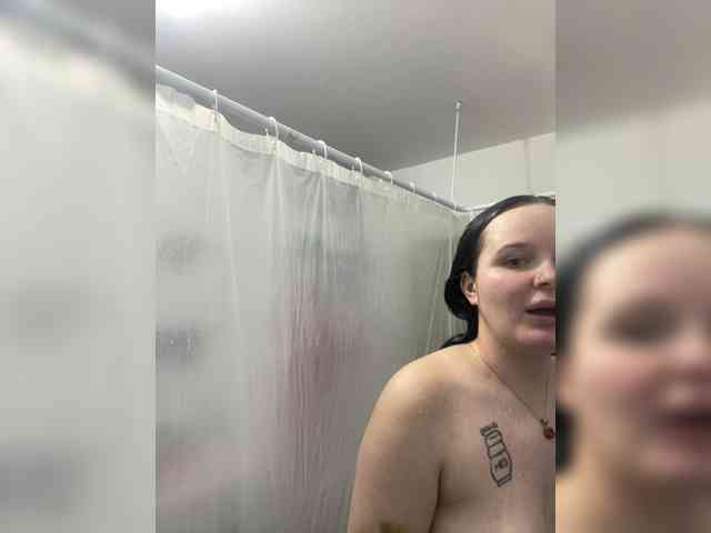 Lizzi-Peach webcam