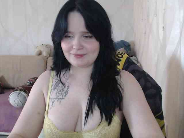 Lizzi-Peach webcam