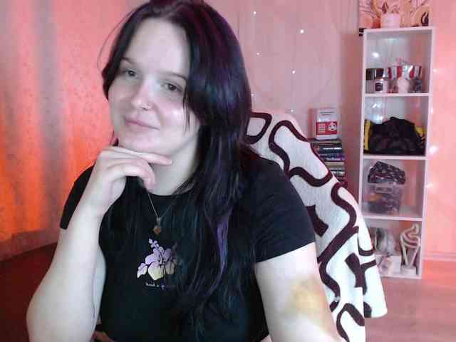 Lizzi-Peach webcam
