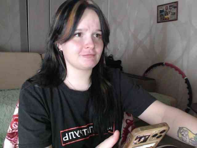 Lizzi-Peach webcam