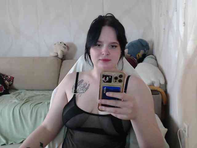 Lizzi-Peach webcam
