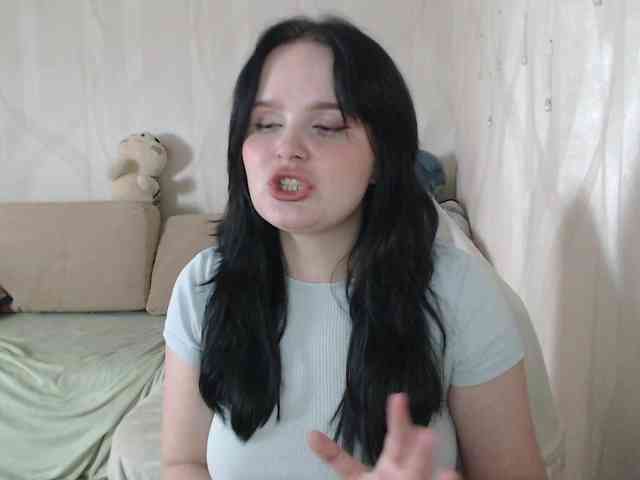 Lizzi-Peach webcam