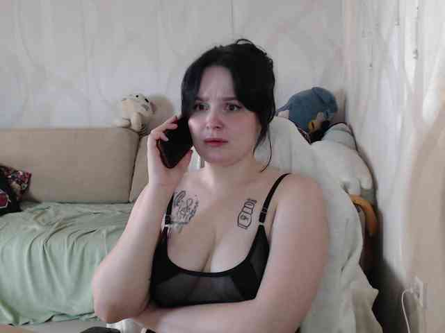 Lizzi-Peach webcam