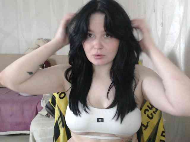 Lizzi-Peach webcam