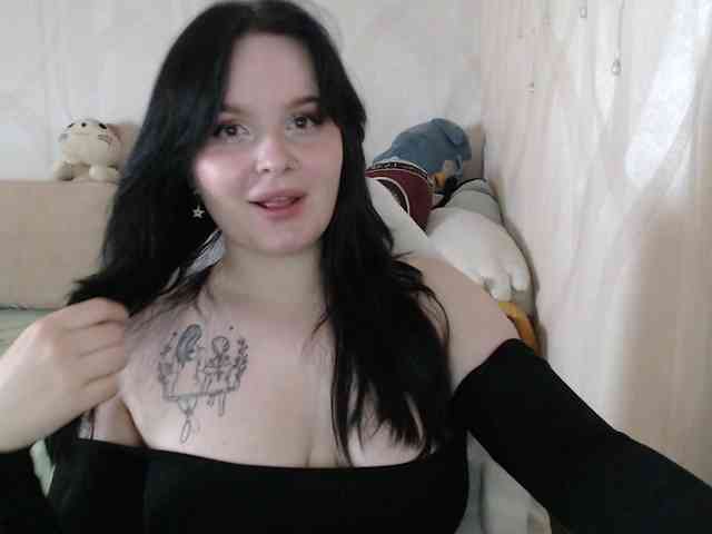 Lizzi-Peach webcam