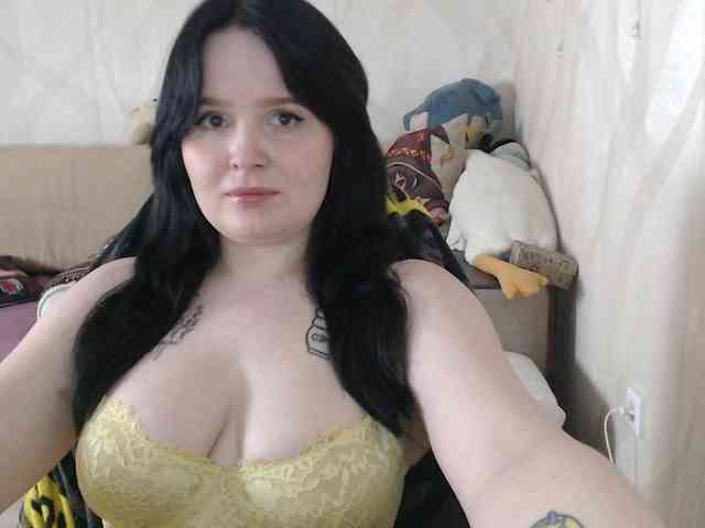 Lizzi-Peach webcam