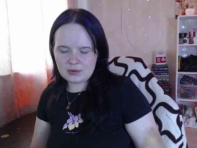 Lizzi-Peach webcam