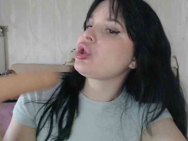 Lizzi-Peach webcam