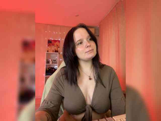 Lizzi-Peach webcam