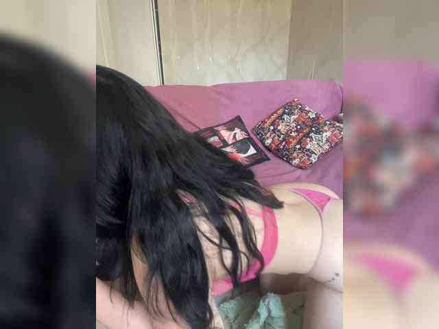 Lizzi-Peach webcam