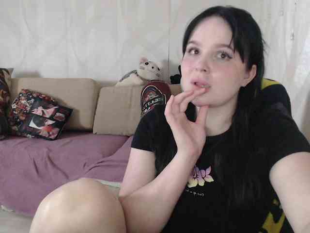 Lizzi-Peach webcam