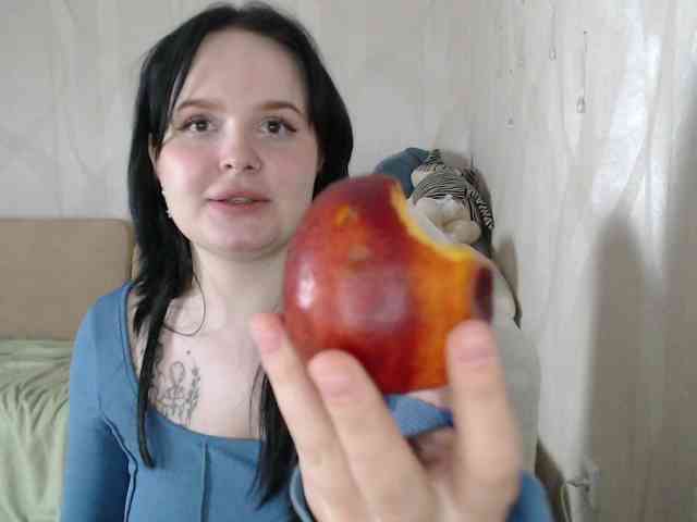 Lizzi-Peach webcam