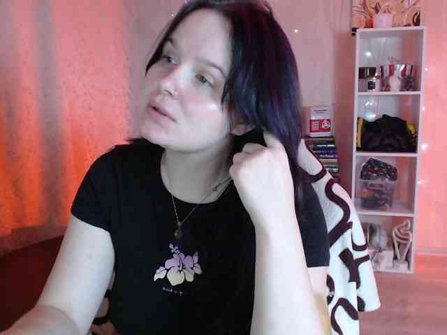 Lizzi-Peach webcam