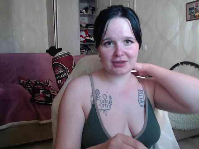 Lizzi-Peach webcam