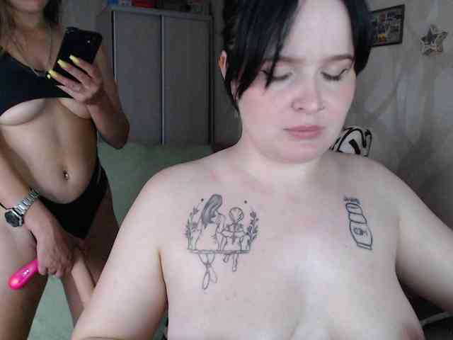 Lizzi-Peach Sex Cam Show