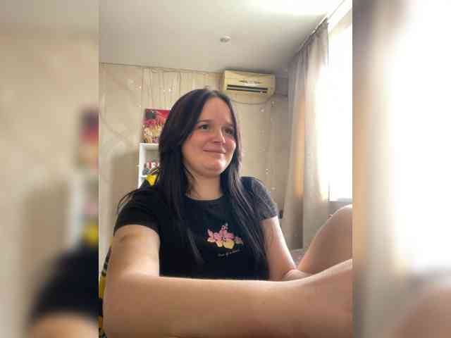 Lizzi-Peach webcam