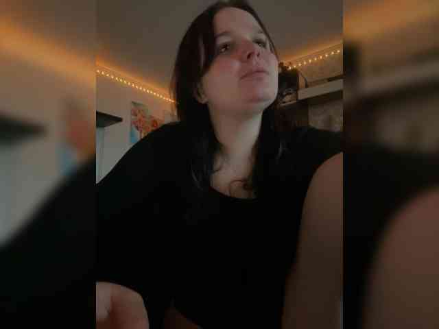 Lizzi-Peach webcam