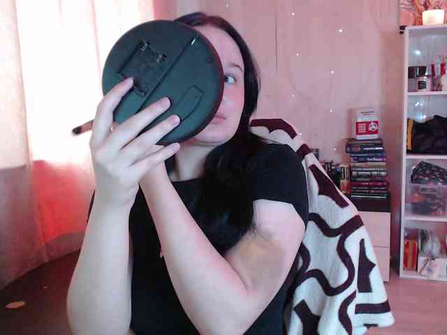 Lizzi-Peach webcam