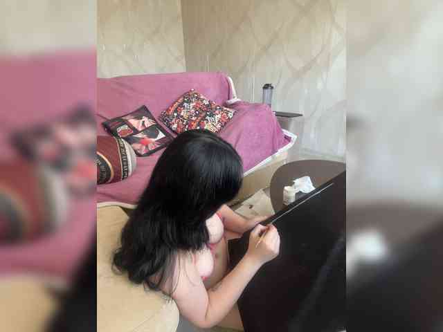 Lizzi-Peach webcam