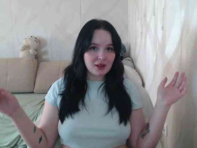Lizzi-Peach webcam