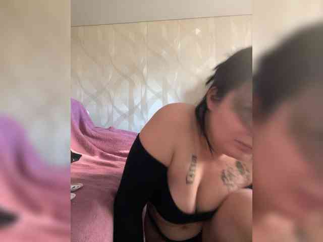 Lizzi-Peach webcam